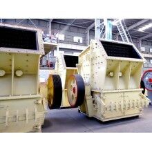 在砂石緊缺的非常時(shí)期，小型碎沙機(jī)發(fā)揮大作用