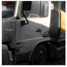 2012年三一90.18東風天錦車載泵