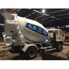 廠家大量供應(yīng)3m3混凝土罐車，攪拌罐車，量大從優(yōu)